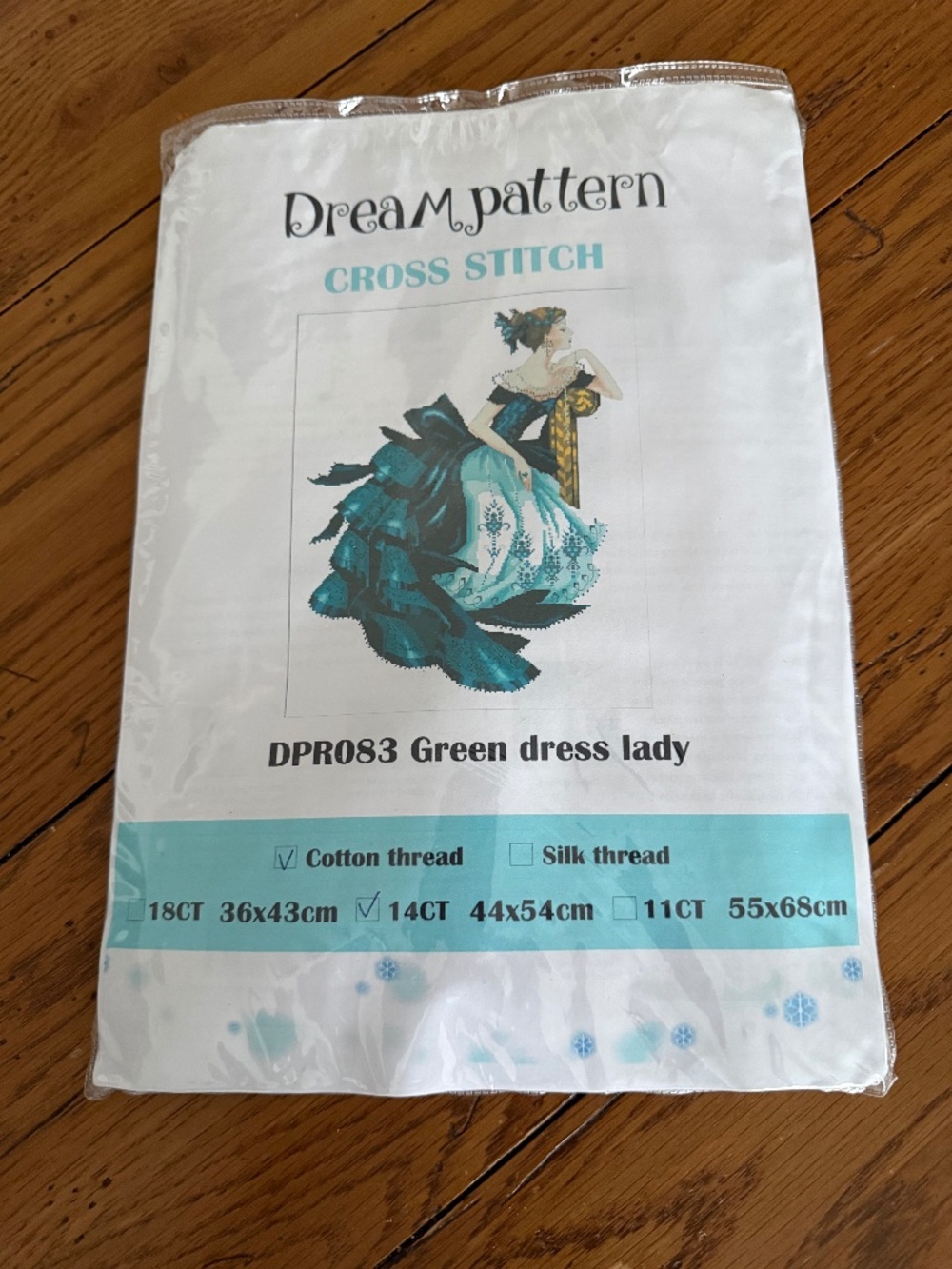 Green Dress Woman  14 Count Aida DreamPattern Cross Stitching Kit New